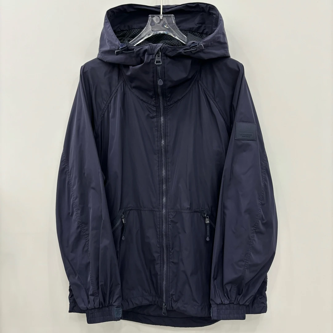 99新 BURBERRY/博柏利 纯色拉链徽标连帽长袖夹克外套/尺码L/6708