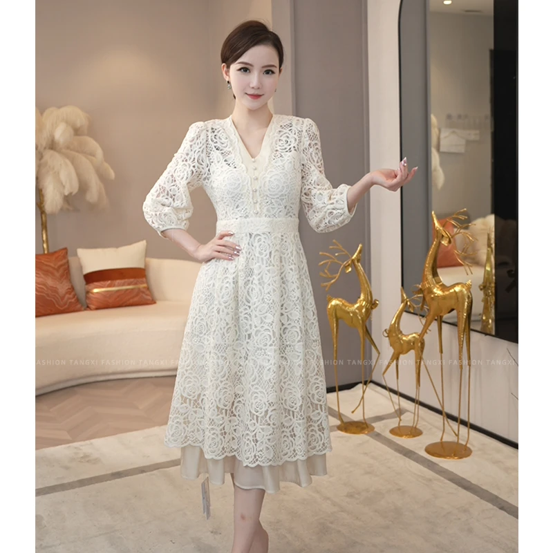 唐熹2025年夏季新款【7254】轻奢高级感显瘦蕾丝拼接米白色连衣裙子