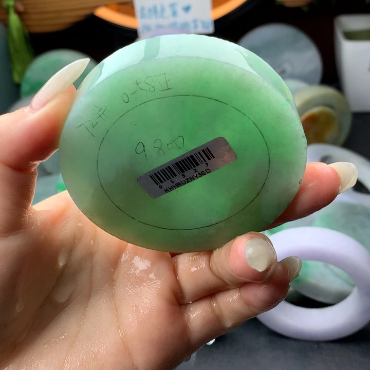 定制翡翠未镶嵌手镯
