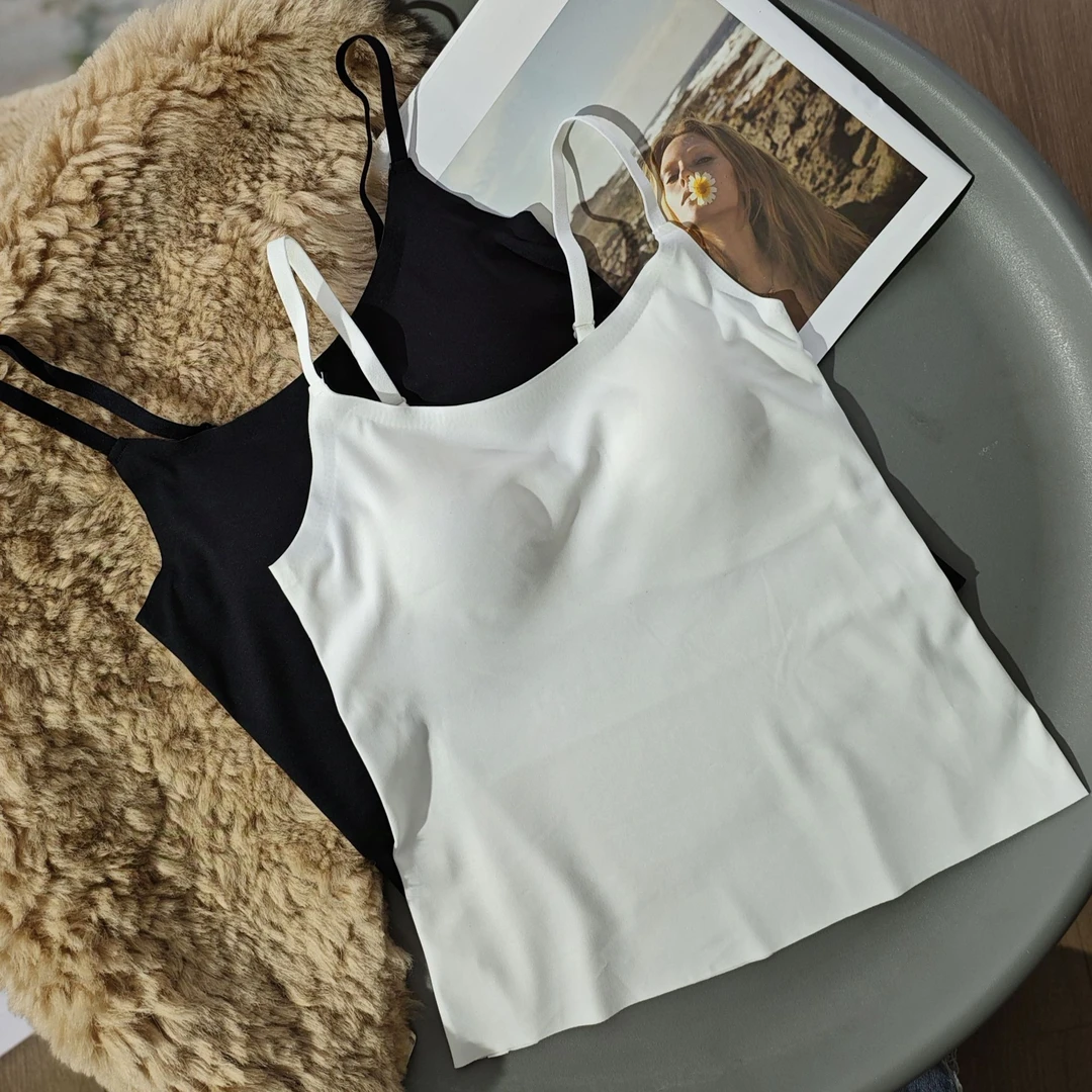 娜三月娜三月【无痕美背】裸感无痕自带胸垫一体式吊带背心LG301