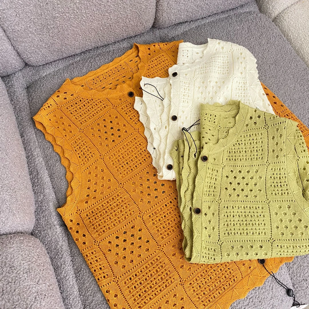 镂空开衫马甲简约精致