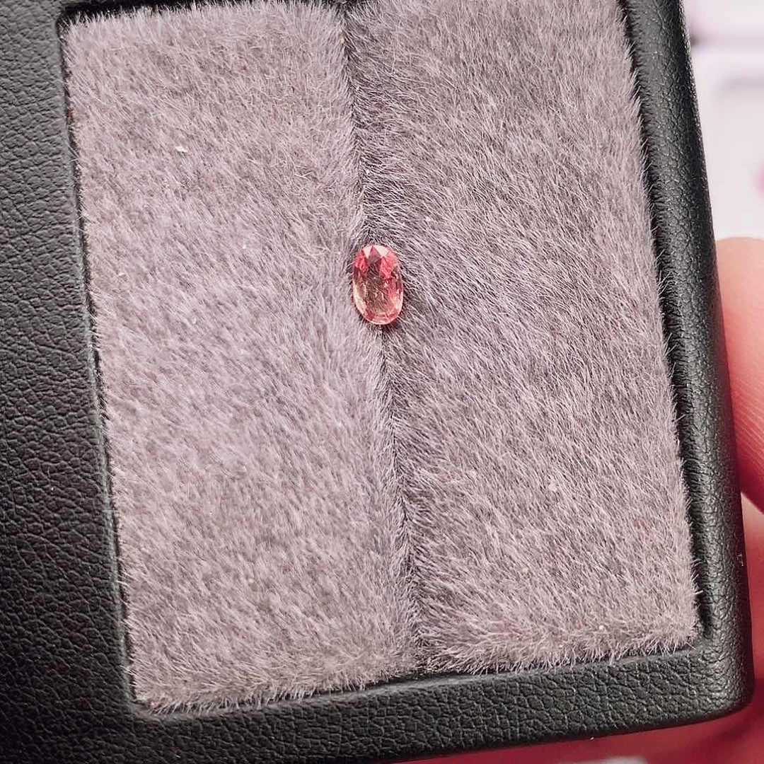 蓝宝石裸石0.32/29.9