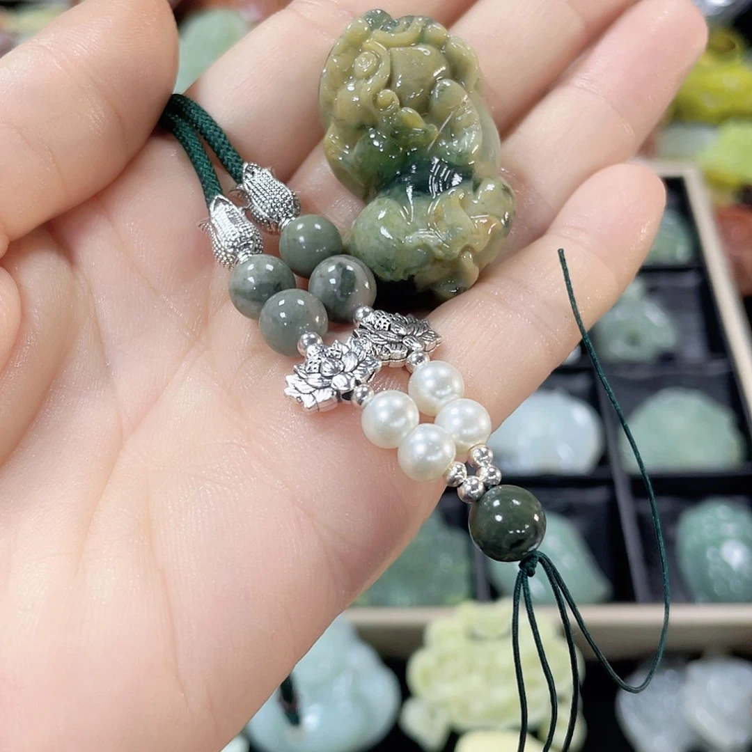 蛇纹石玉未镶嵌颈饰水**蓝