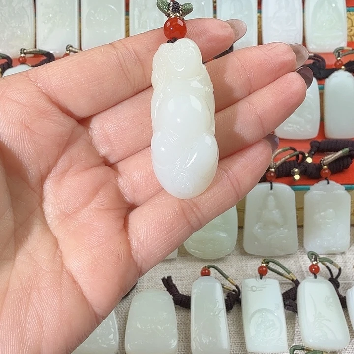 和田玉（糖玉）未镶嵌颈饰