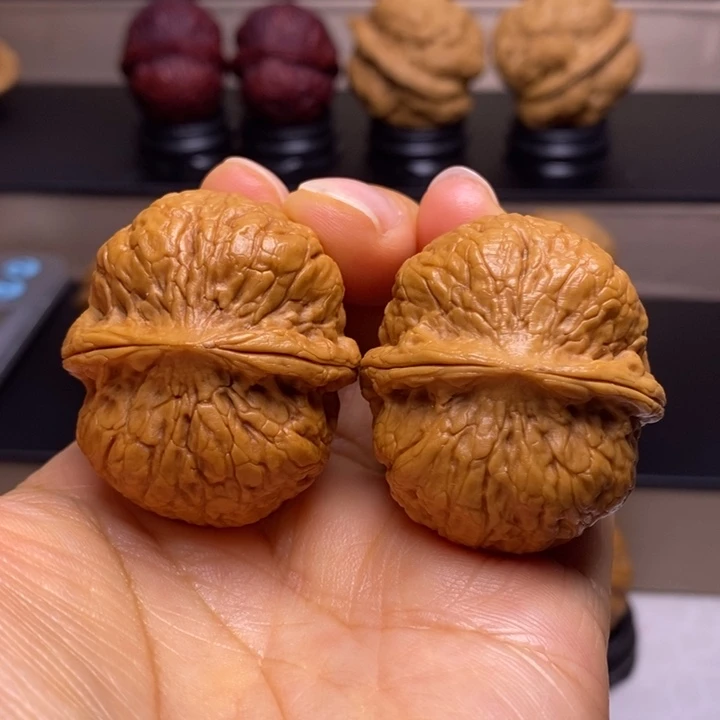 文玩核桃把件战神元宝2