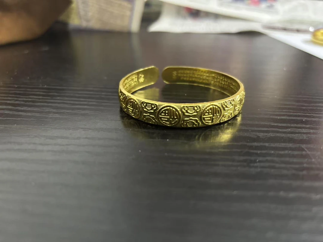 手镯  hz4细节彰显出气质艺术品味让高贵与典雅美丽