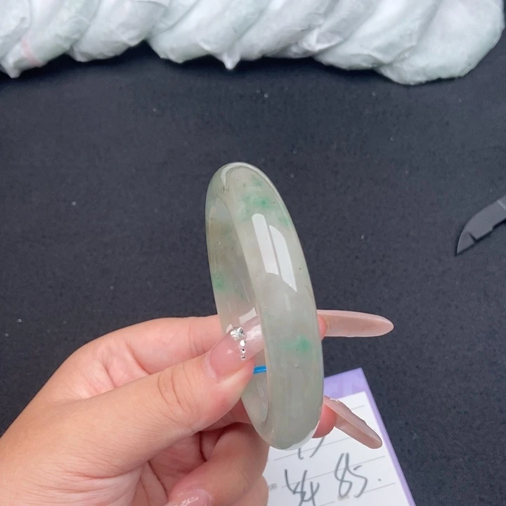 石英质玉（非洲翠）手镯未镶嵌93