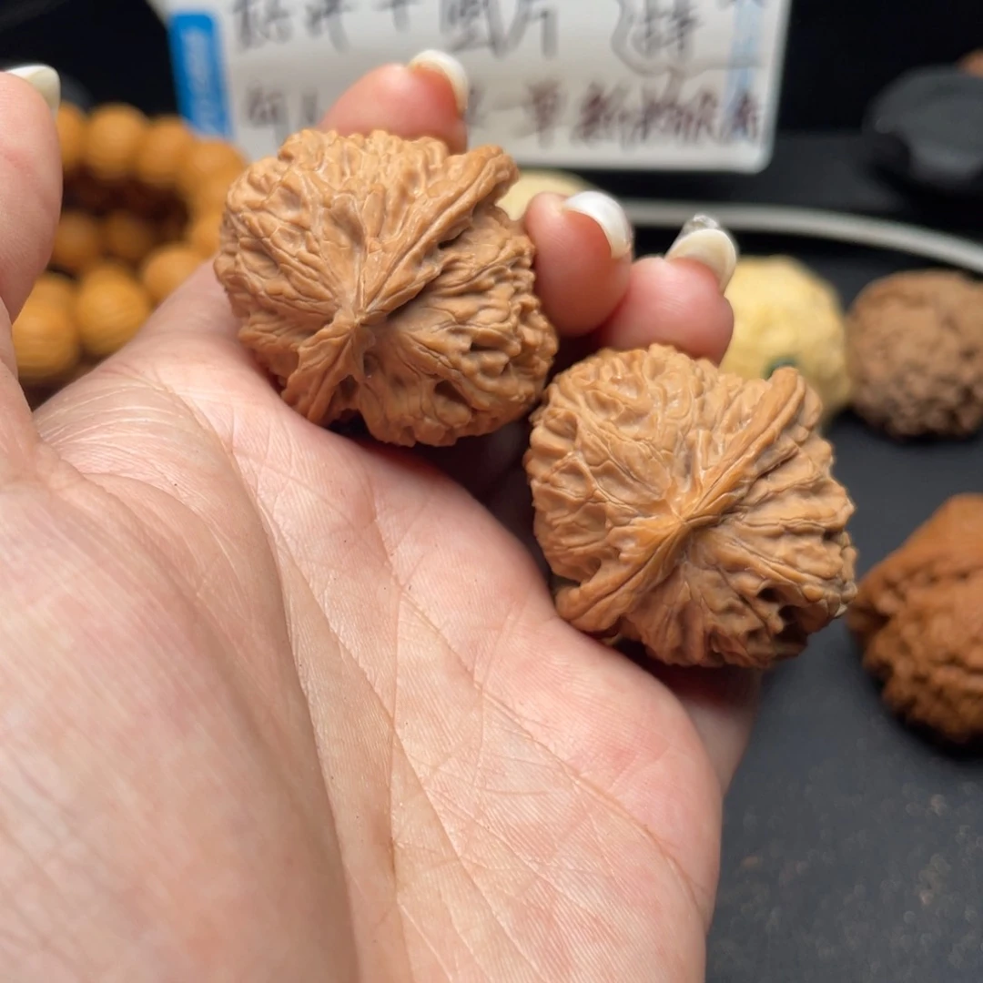 小***馆文玩核桃把件白狮子