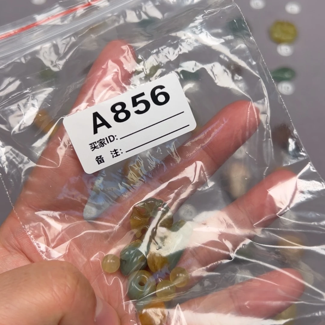 未镶嵌蛇纹石玉颈饰素**啡