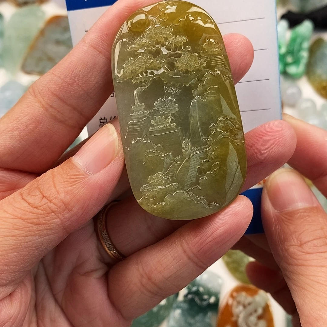 翡翠未镶嵌颈饰山水