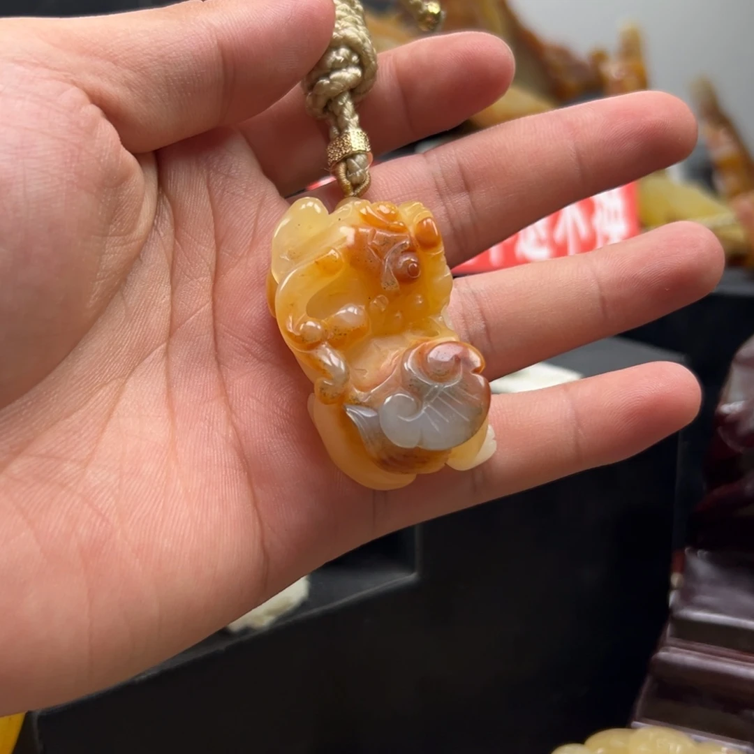未镶嵌石英质玉（黄龙玉）黄龙玉