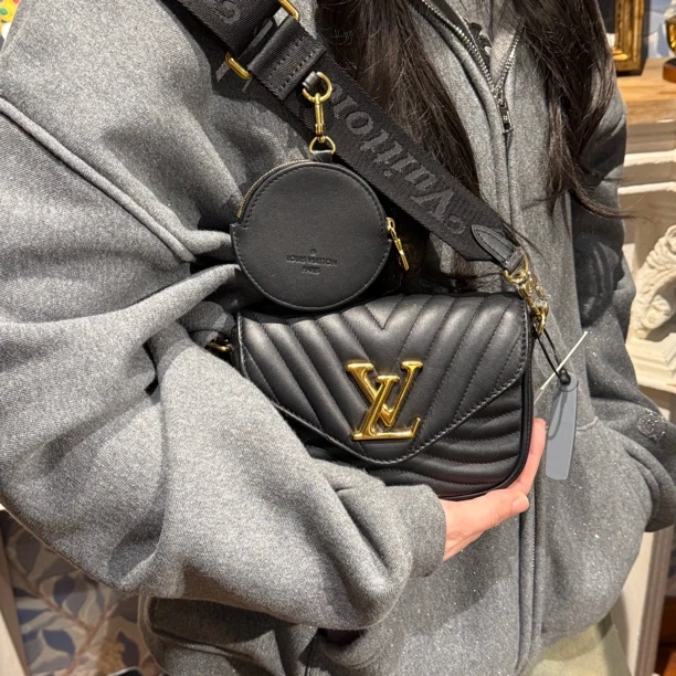 95新 LV LV 黑金 new wave 三合一屁股包/H0013296