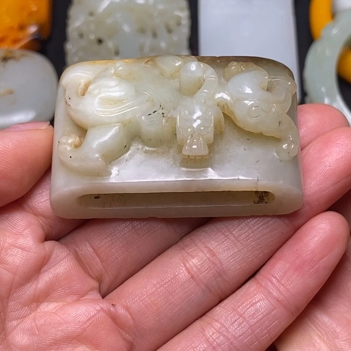 深***兰和田玉未镶嵌把件