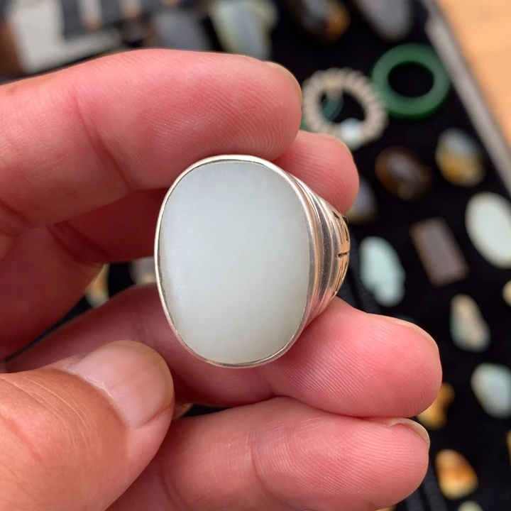 和田玉未镶嵌颈饰