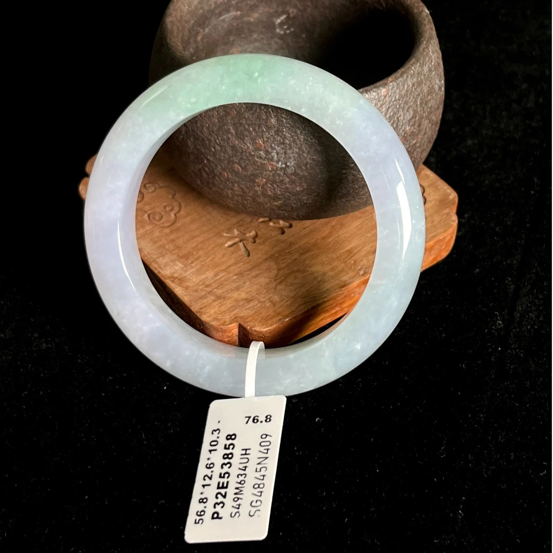 天然翡翠手镯56.8