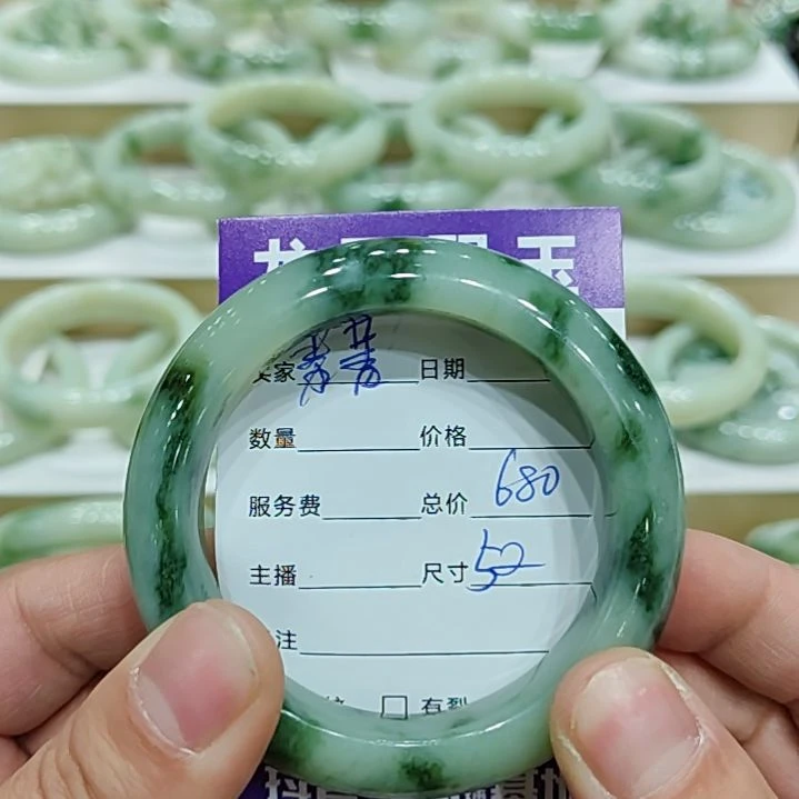 透闪石-蛇纹石玉手镯未镶嵌菁*