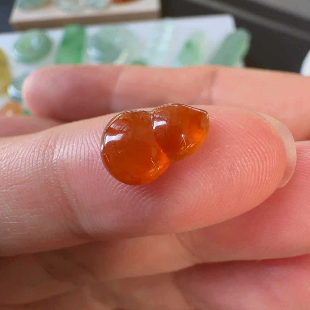 定制翡翠未镶嵌冰红翡葫芦