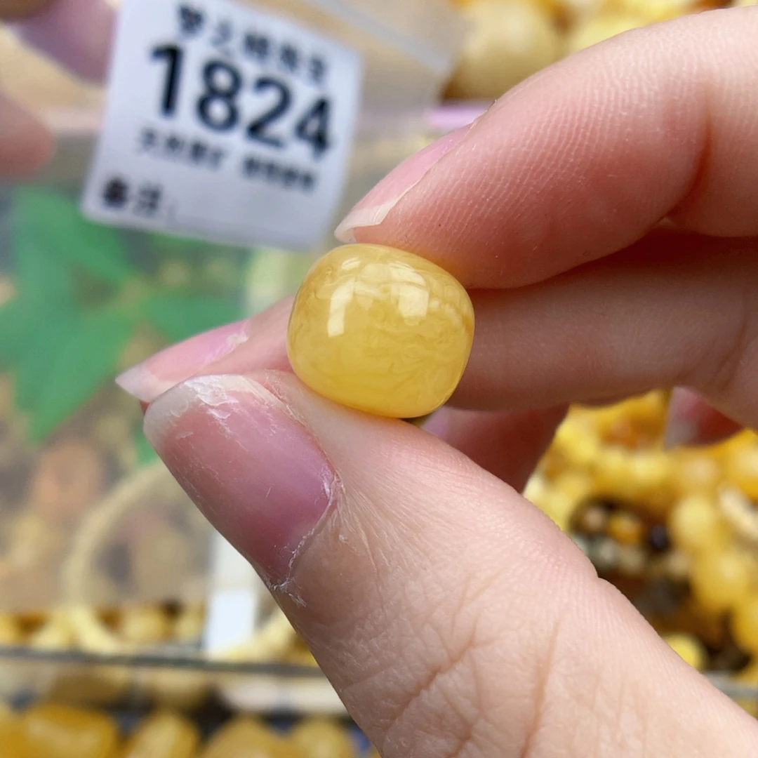 未镶嵌琥珀裸石12