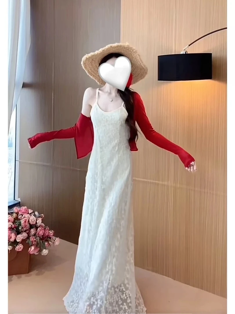 秋款法式蕾丝吊带连衣裙女2025年新款高级感气质超火绣花长裙