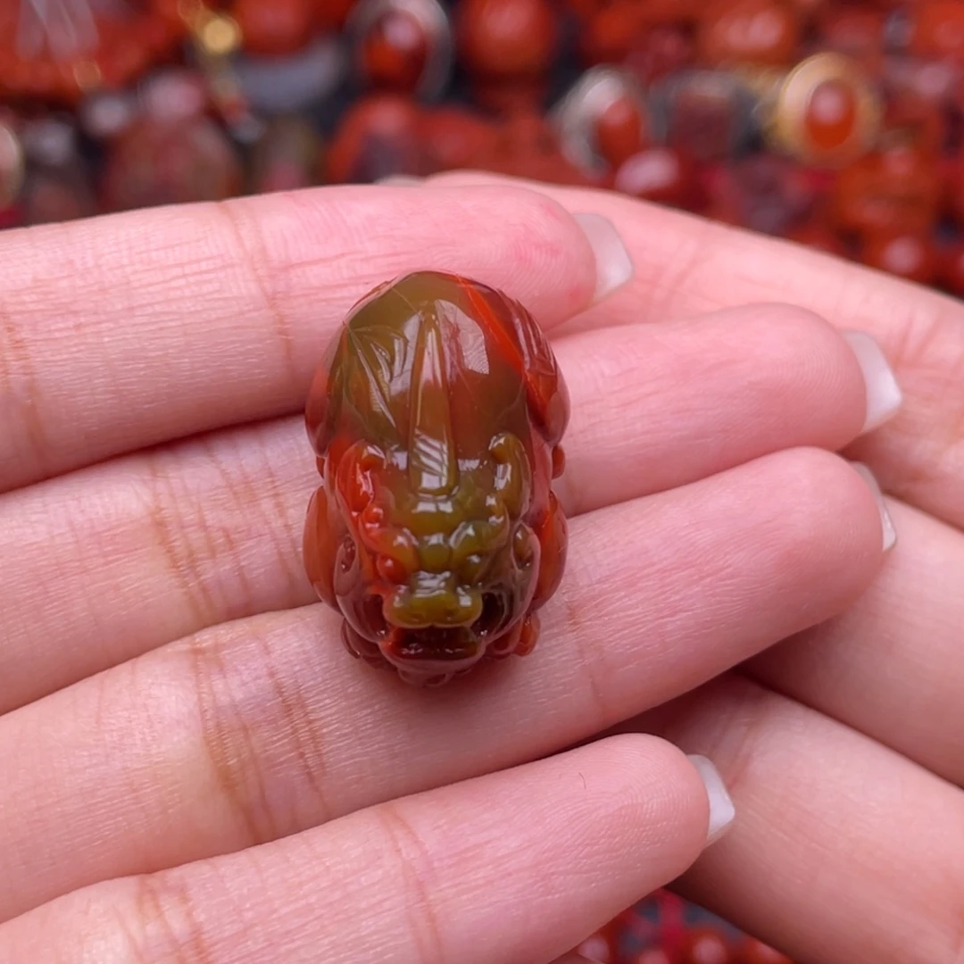 未镶嵌配饰南红玛瑙
