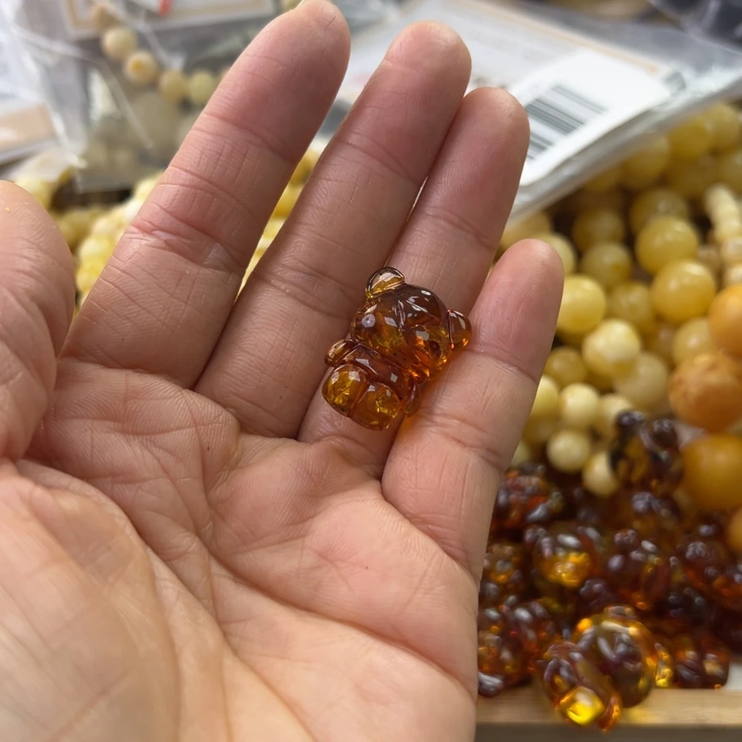 琥珀珠宝奇石未镶嵌