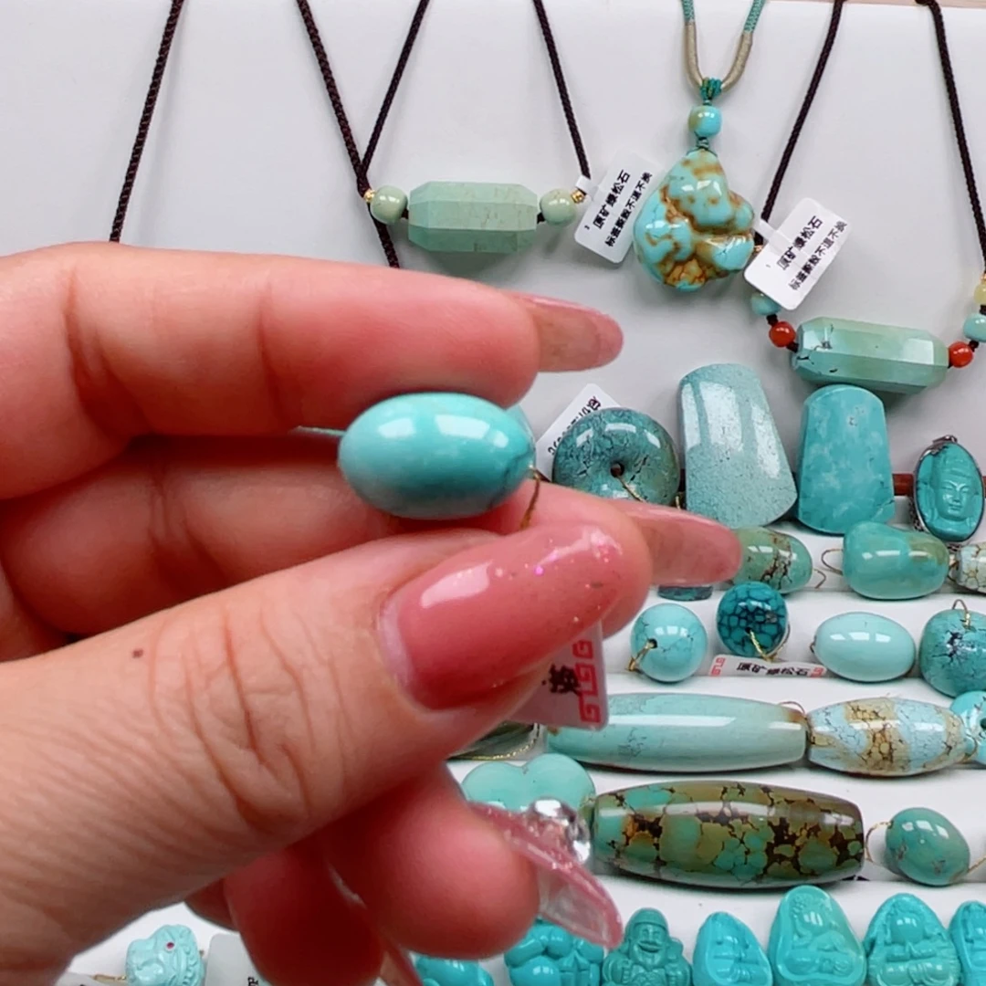 绿松石未镶嵌摆件