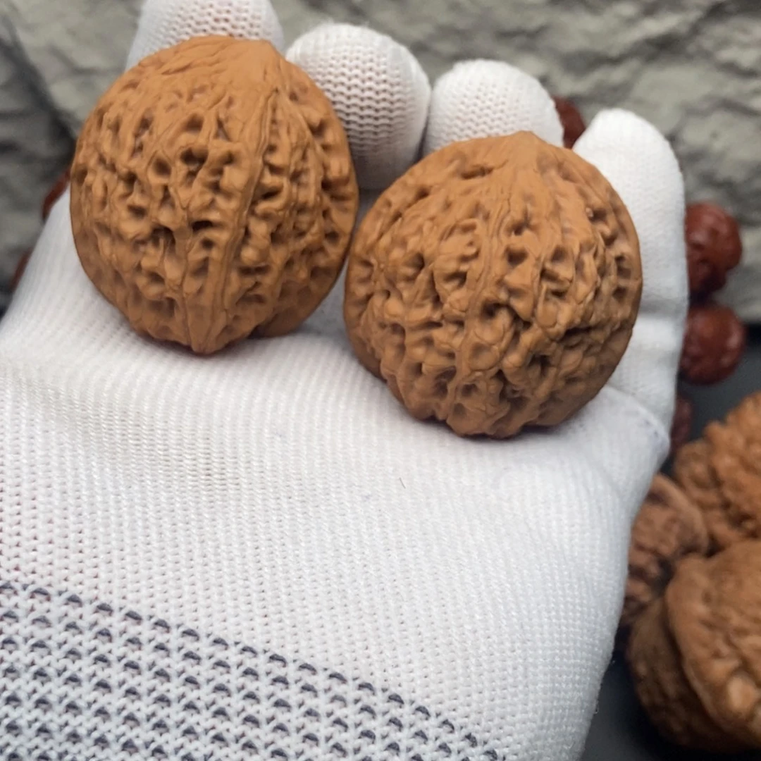 文玩核桃吊坠泰山狮子头