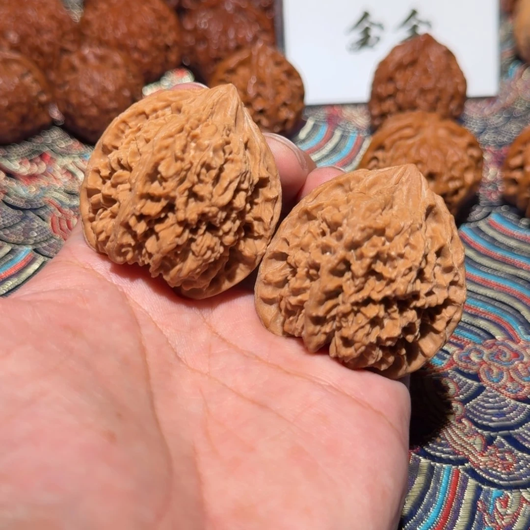 把件核桃574满天星，尺寸42