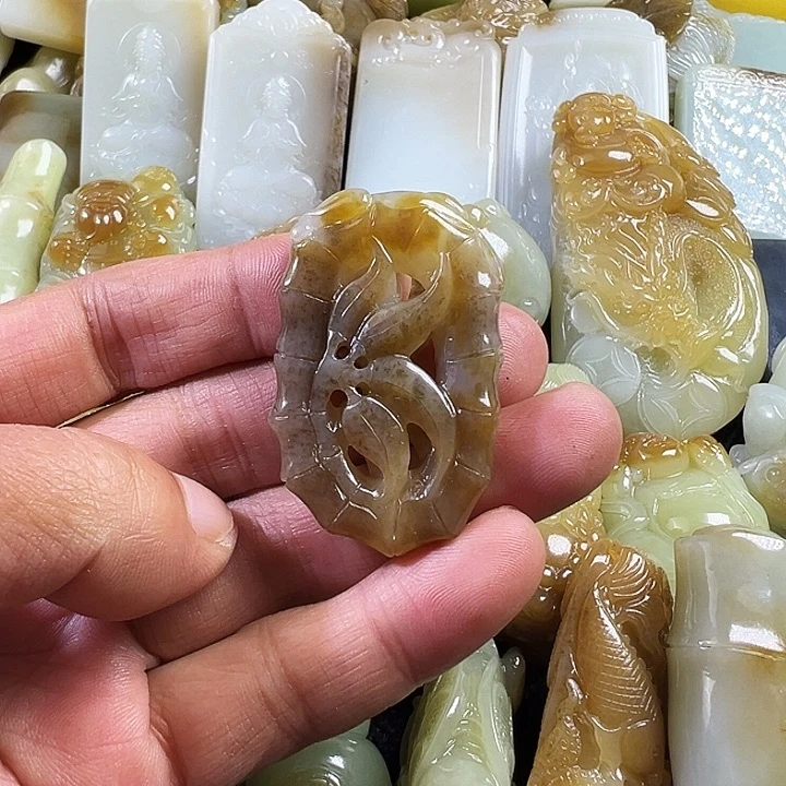 和田玉未镶嵌吊坠(不含链)