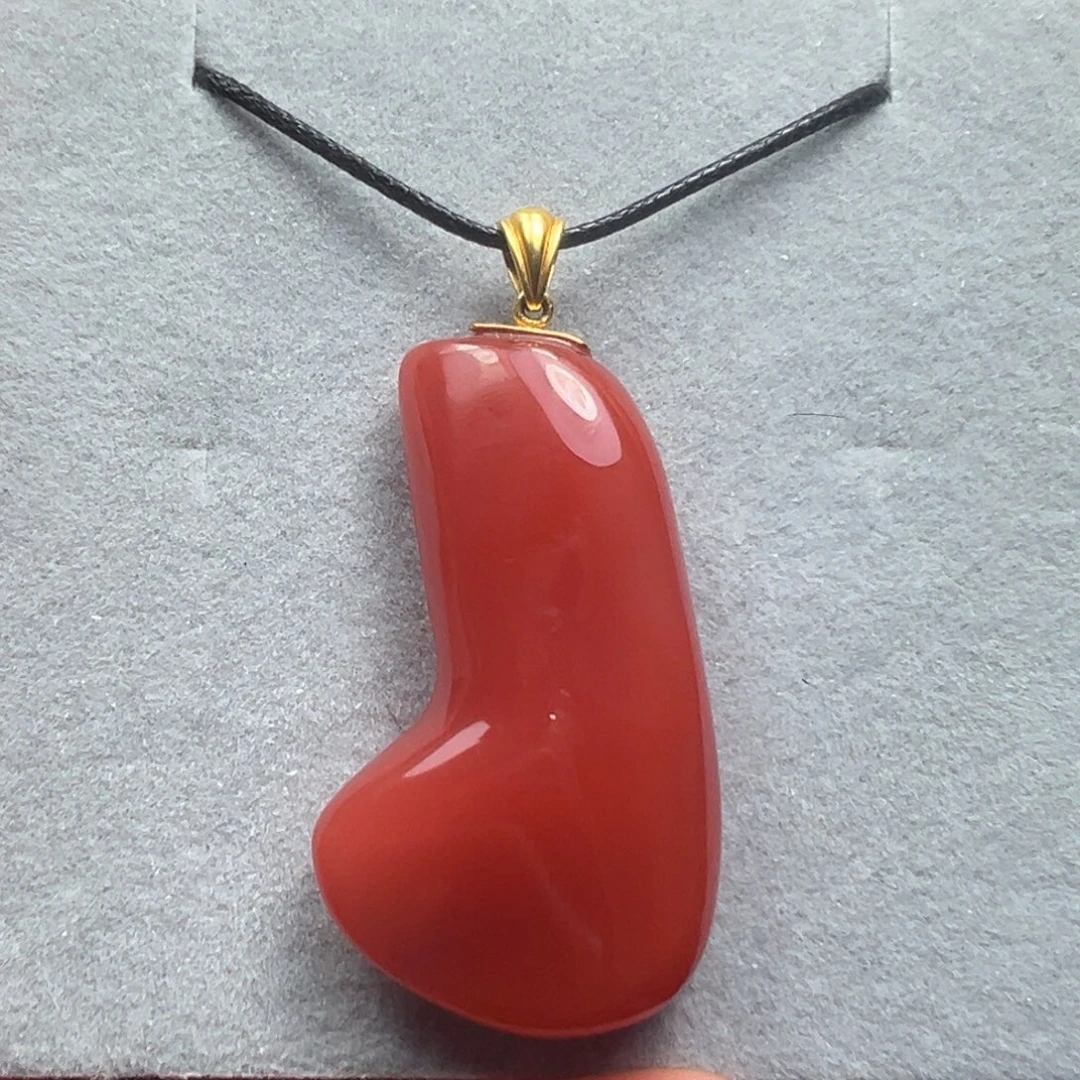 南红玛瑙18K金镶嵌吊坠