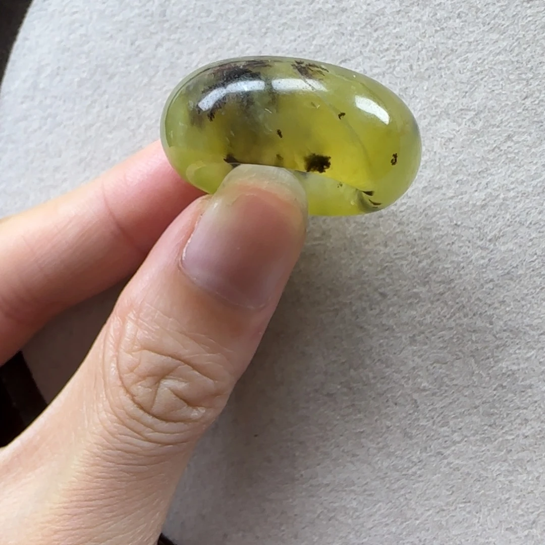 蛇纹石玉未镶嵌戒指瑕疵18.2mm