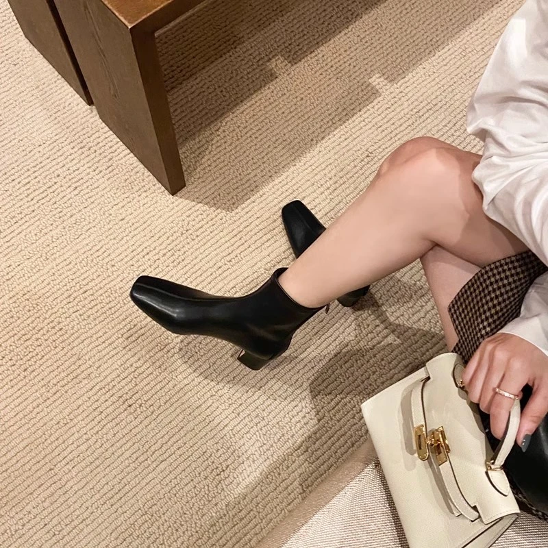 4Superqueen秋冬韩版咖色真皮粗跟短靴女 中跟方头弹力靴瘦瘦靴