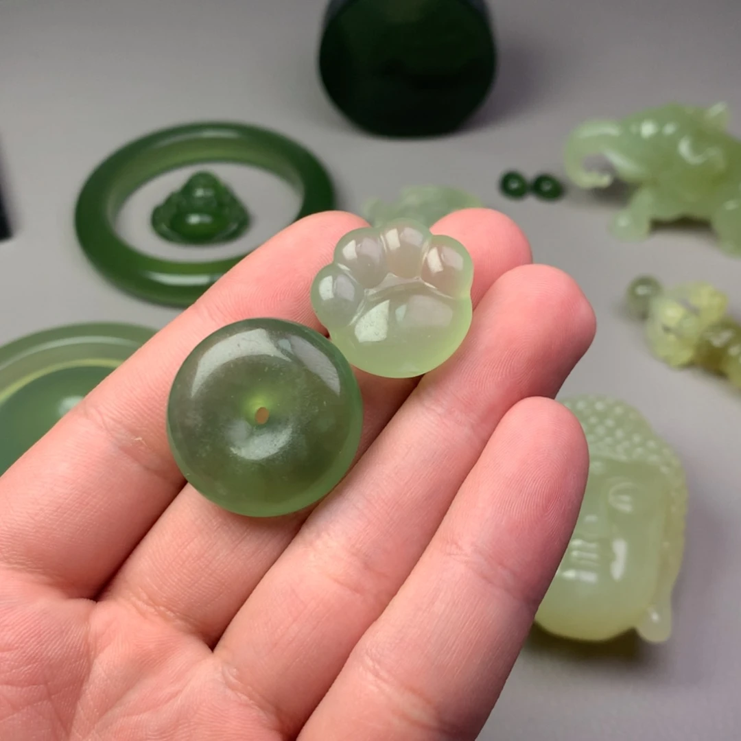 【闪购商品】未镶嵌蛇纹石玉岫玉