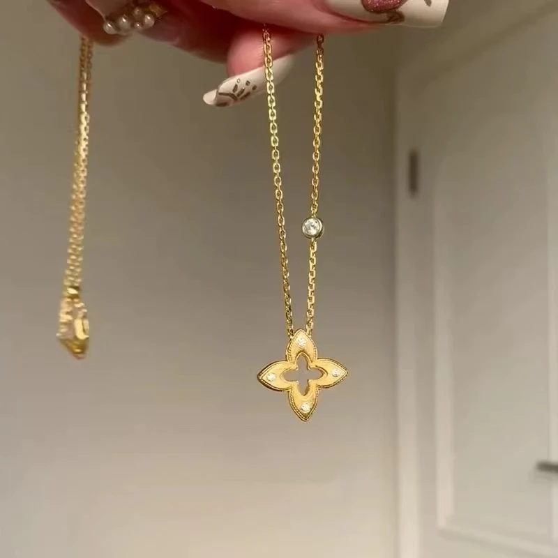 吊坠足银 990轻奢时尚布家拉丝点钻老花项链