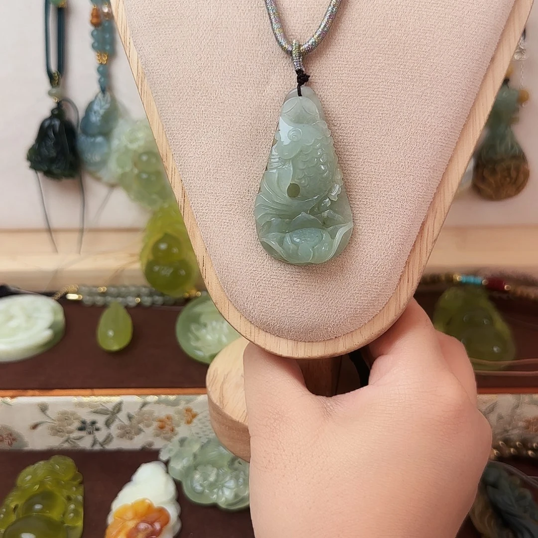 蛇纹石玉合金颈饰