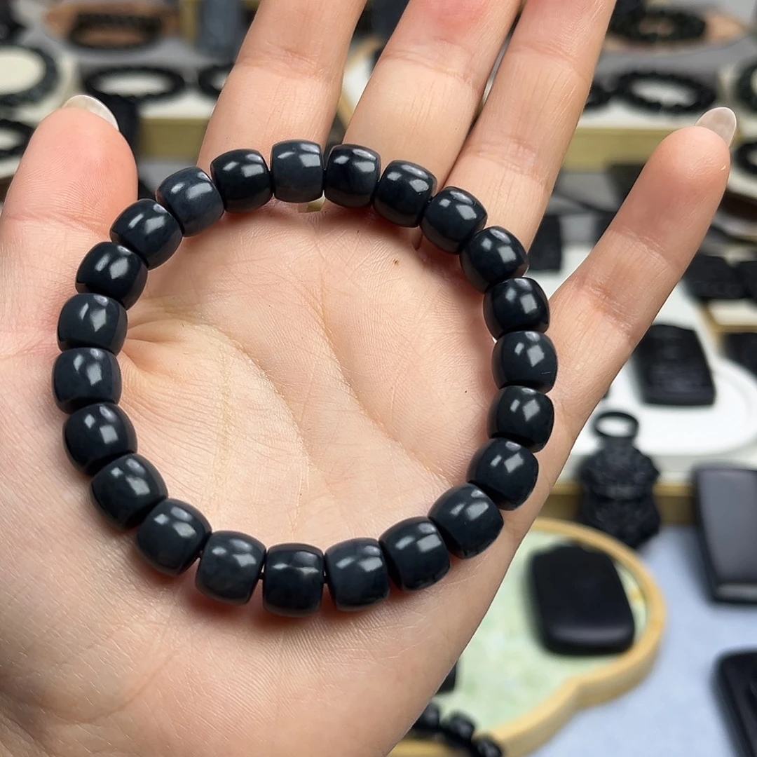 和田玉（墨玉）未镶嵌颈饰卡，10直切体验