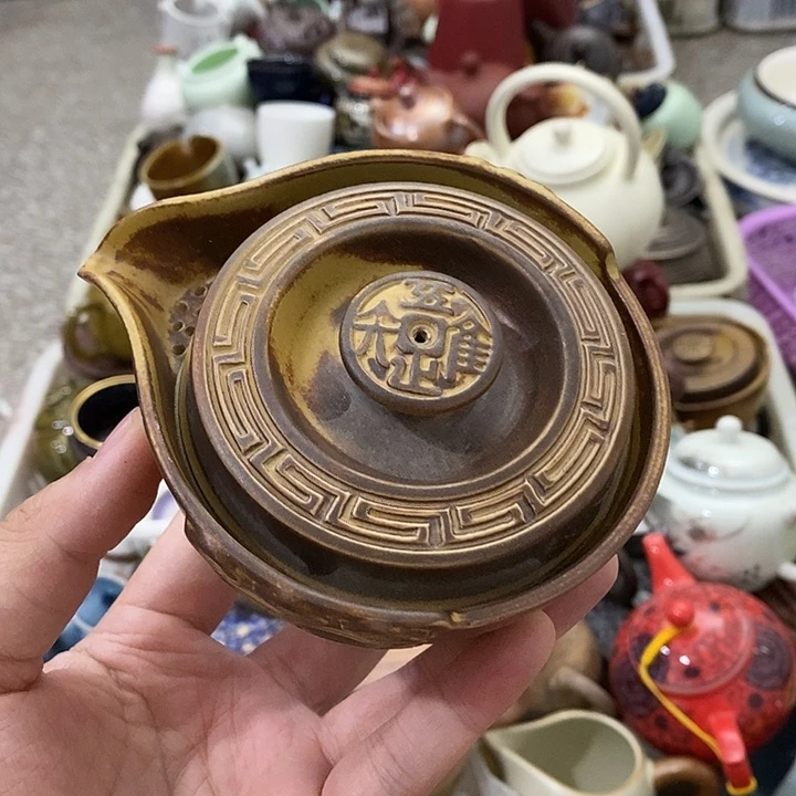 陶瓷艺术品及陶瓷壶
