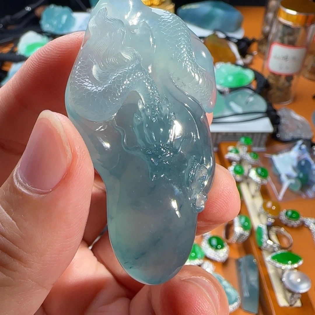 颈饰未镶嵌翡翠冰蓝随形蟠龙牌