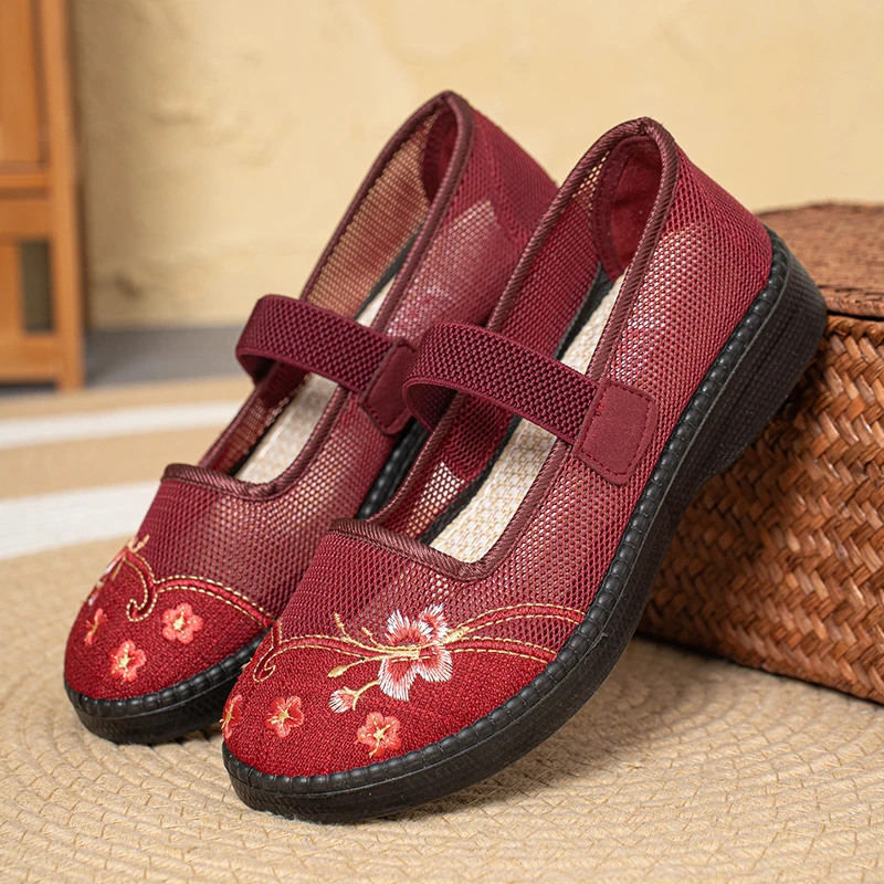 老北京布鞋女夏季新款网面透气绣花平底妈妈鞋软底防滑闰月奶奶鞋