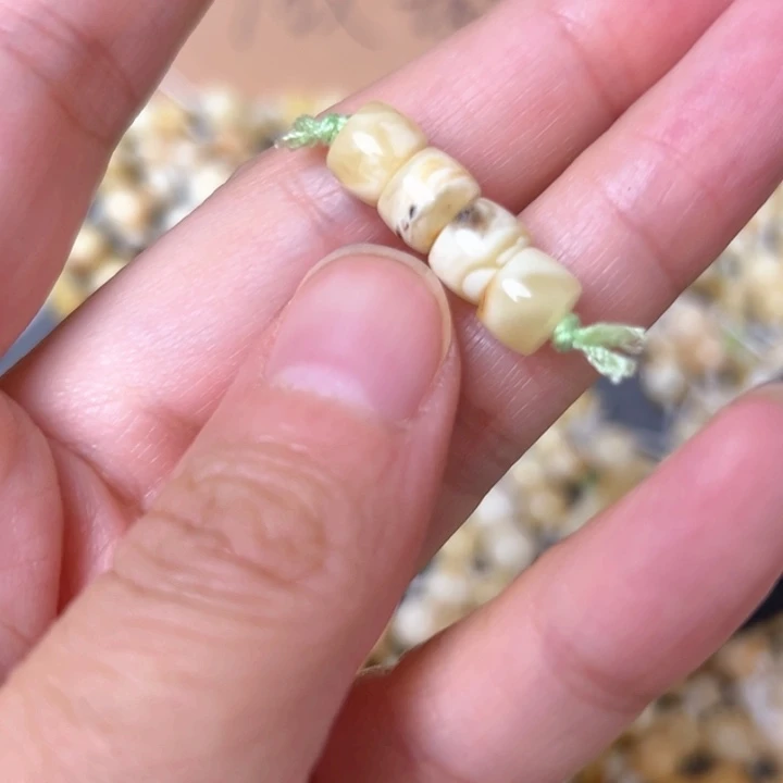 蜜蜡未镶嵌裸石7.1mm一组