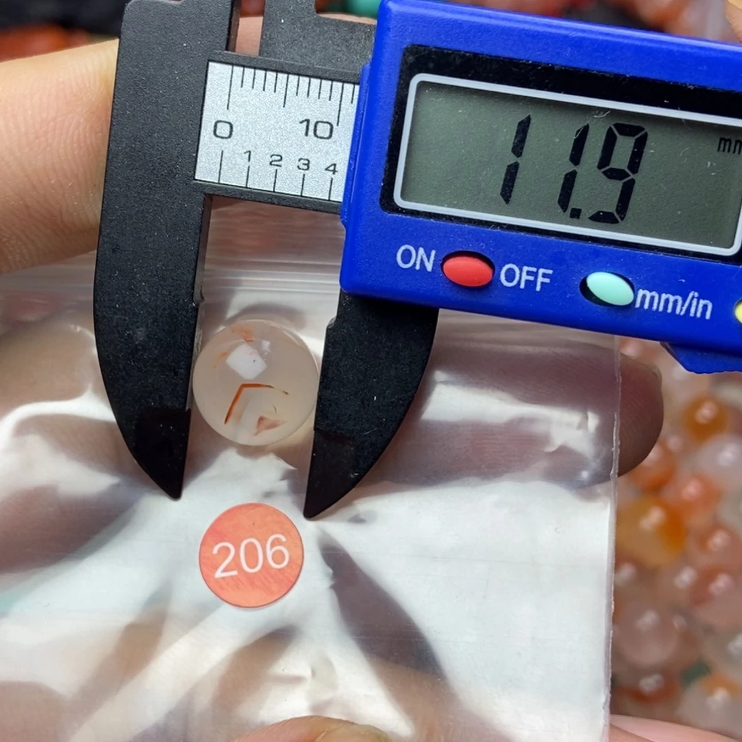 南红玛瑙未镶嵌南红玛瑙有瑕疵