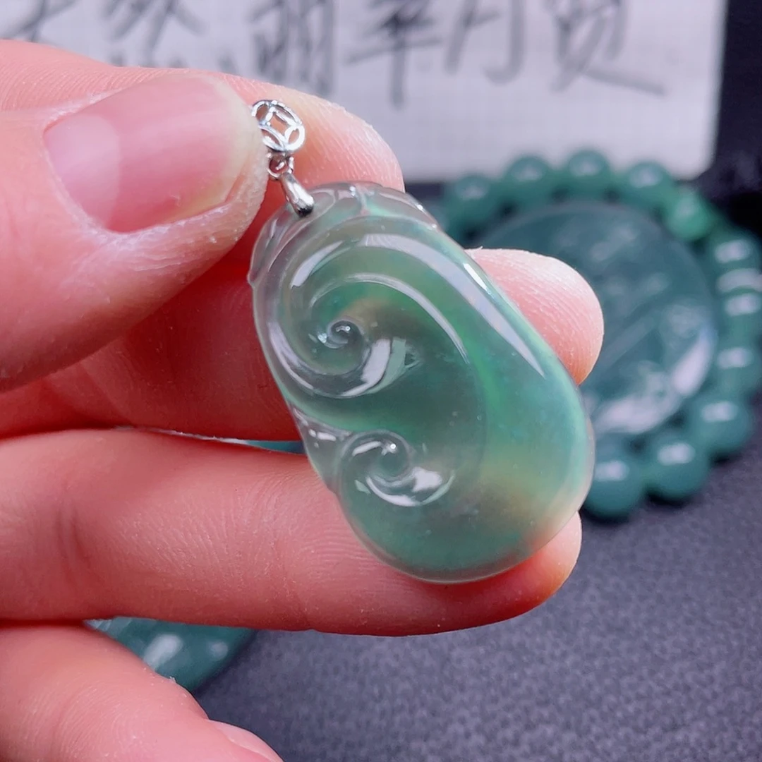 翡翠未镶嵌颈饰翡翠