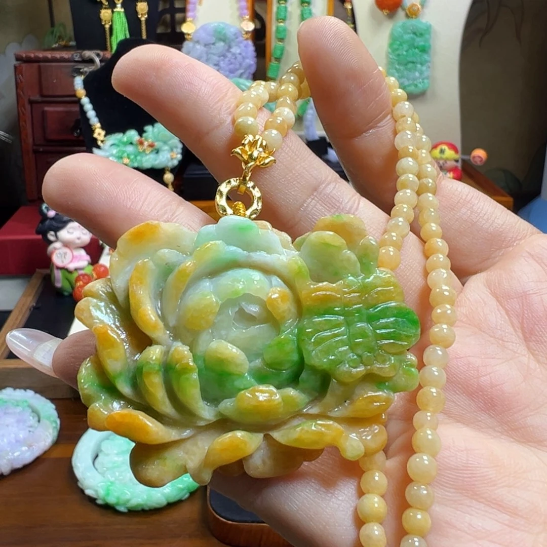 翡翠未镶嵌毛衣链牡丹