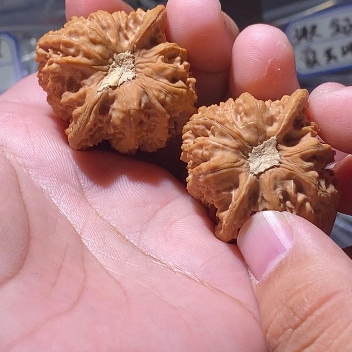 进***蛙文玩核桃吊坠37秘闻