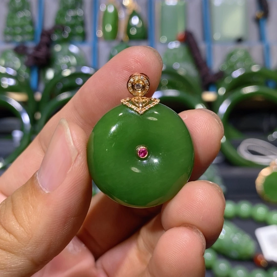 【闪购商品】和田玉吊坠(不含链)18K金镶嵌辣阳绿平安扣26/11