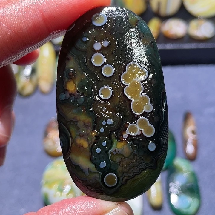 玛瑙/玉髓未镶嵌珠宝奇石