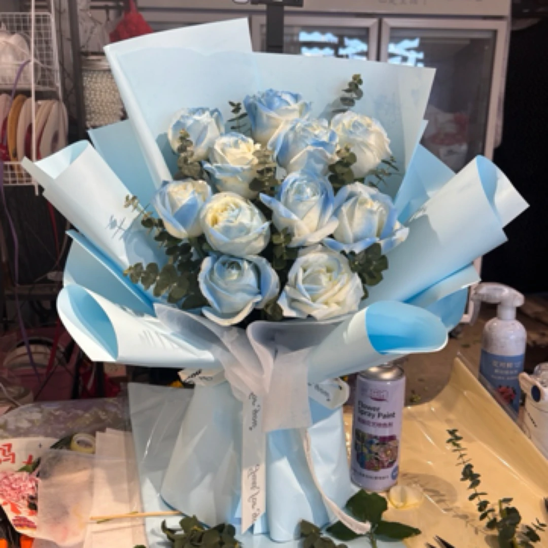 碎冰蓝花束送朋友生日花束