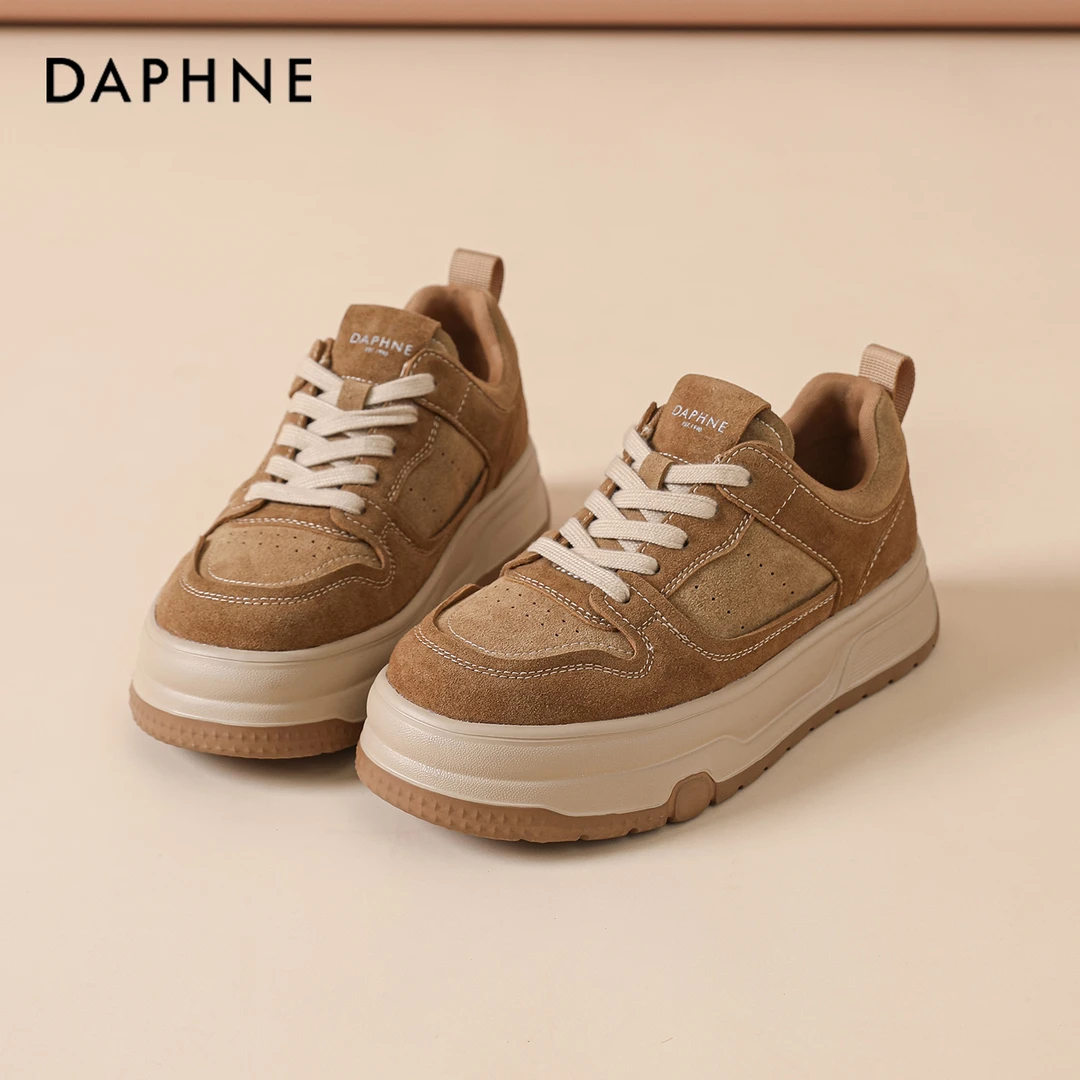 达芙妮板鞋女2025新款秋季百搭通勤学生巨好看厚底休闲鞋小众韩系