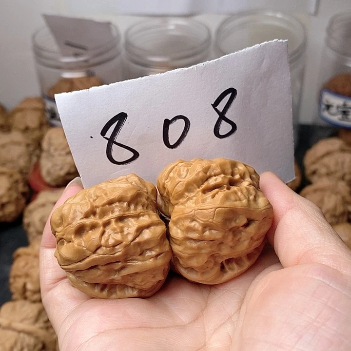 蛤蟆39斤左右一个人