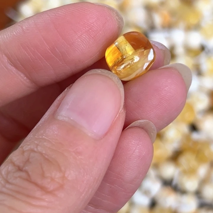 未镶嵌蜜蜡裸石10.1mm一个
